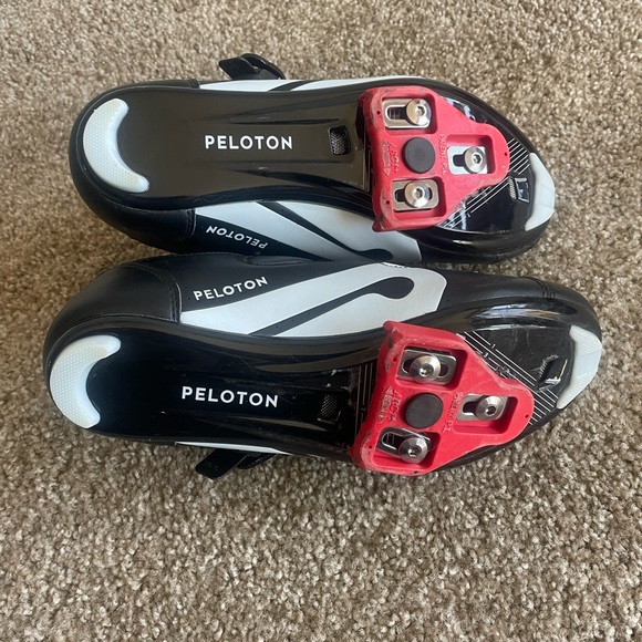 Peloton size 37 shoes - Picture 3 of 4